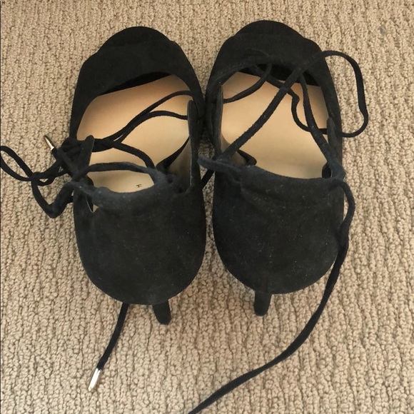 NWOT Lord and Taylor stilleto’s - Picture 5 of 8